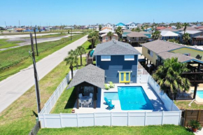 Boujee Pelican by AvantStay PoolGame RoomViews